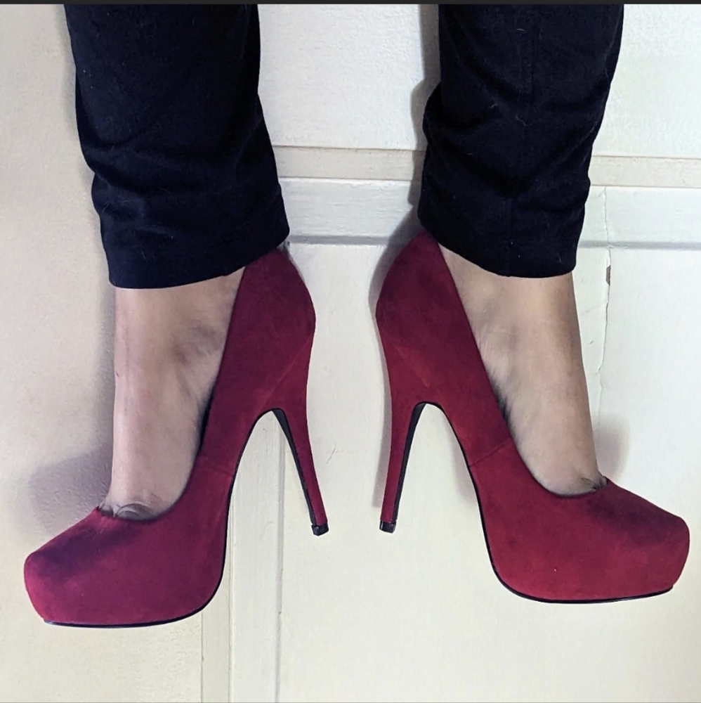Red pumps